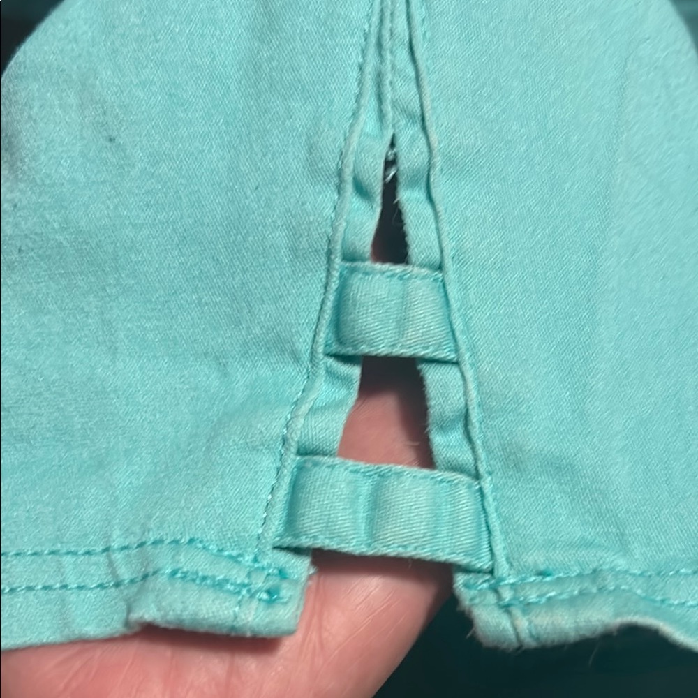 Capris - Picture 4 of 4